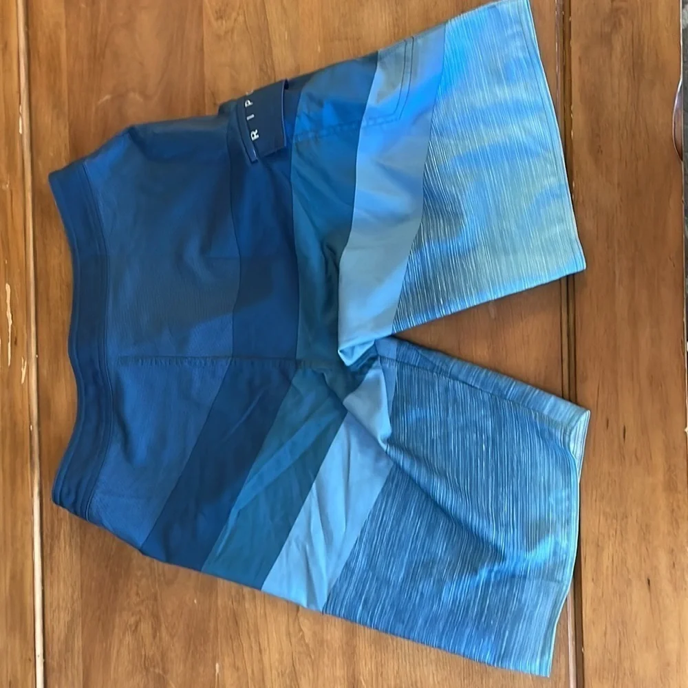 RIP Curl Board Shorts Size 31